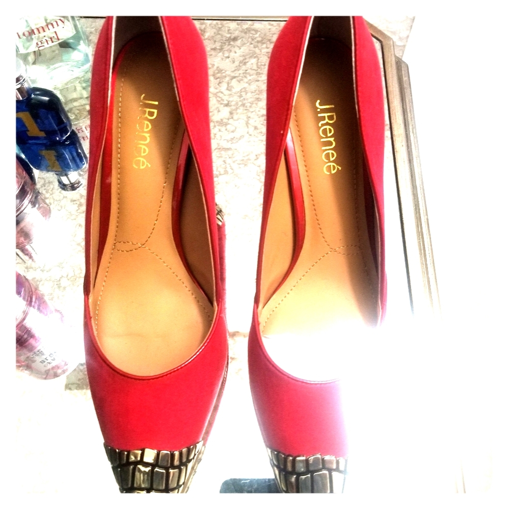 J.Reneé pumps